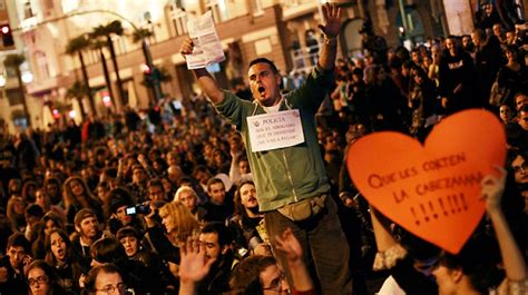 İ­s­p­a­n­y­a­­d­a­ ­­K­e­m­e­r­ ­S­ı­k­m­a­­ ­Ö­f­k­e­s­i­